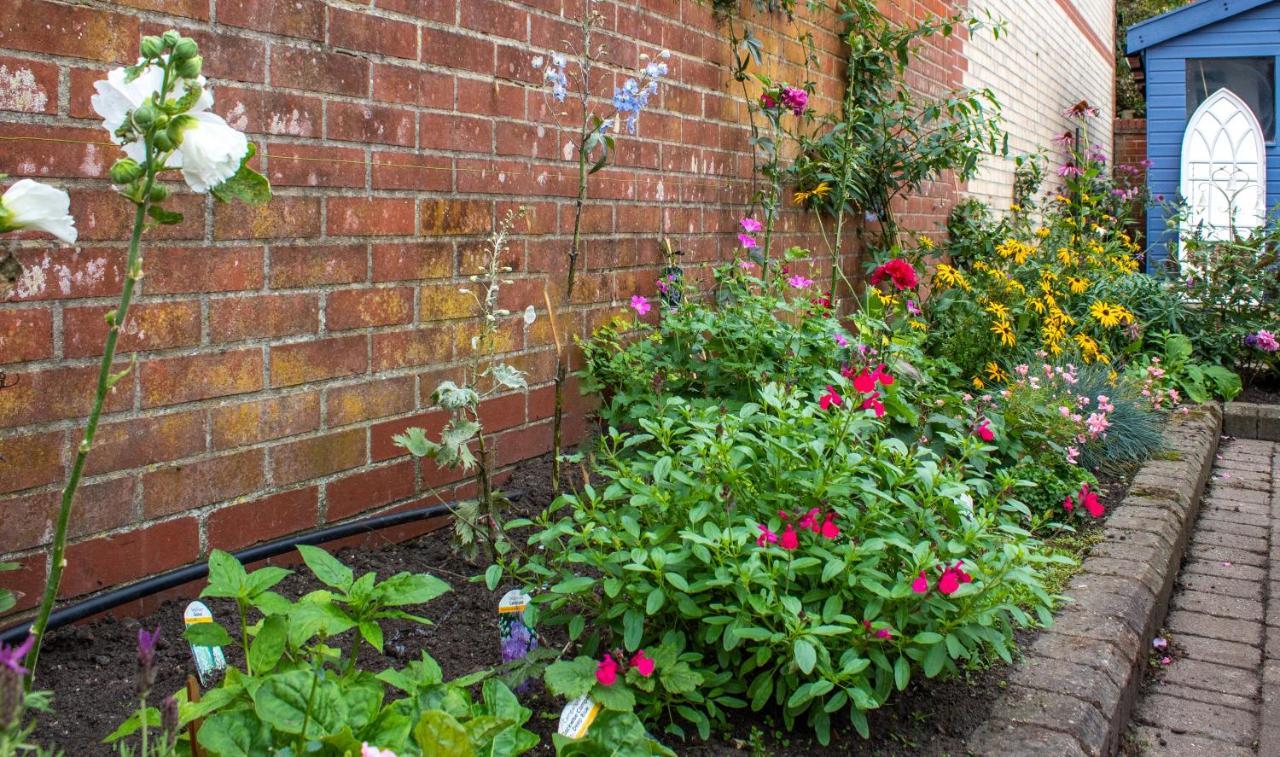 Вилла Stylish Town Centre House With Garden And Parking Opposite Bury St. Edmunds Экстерьер фото